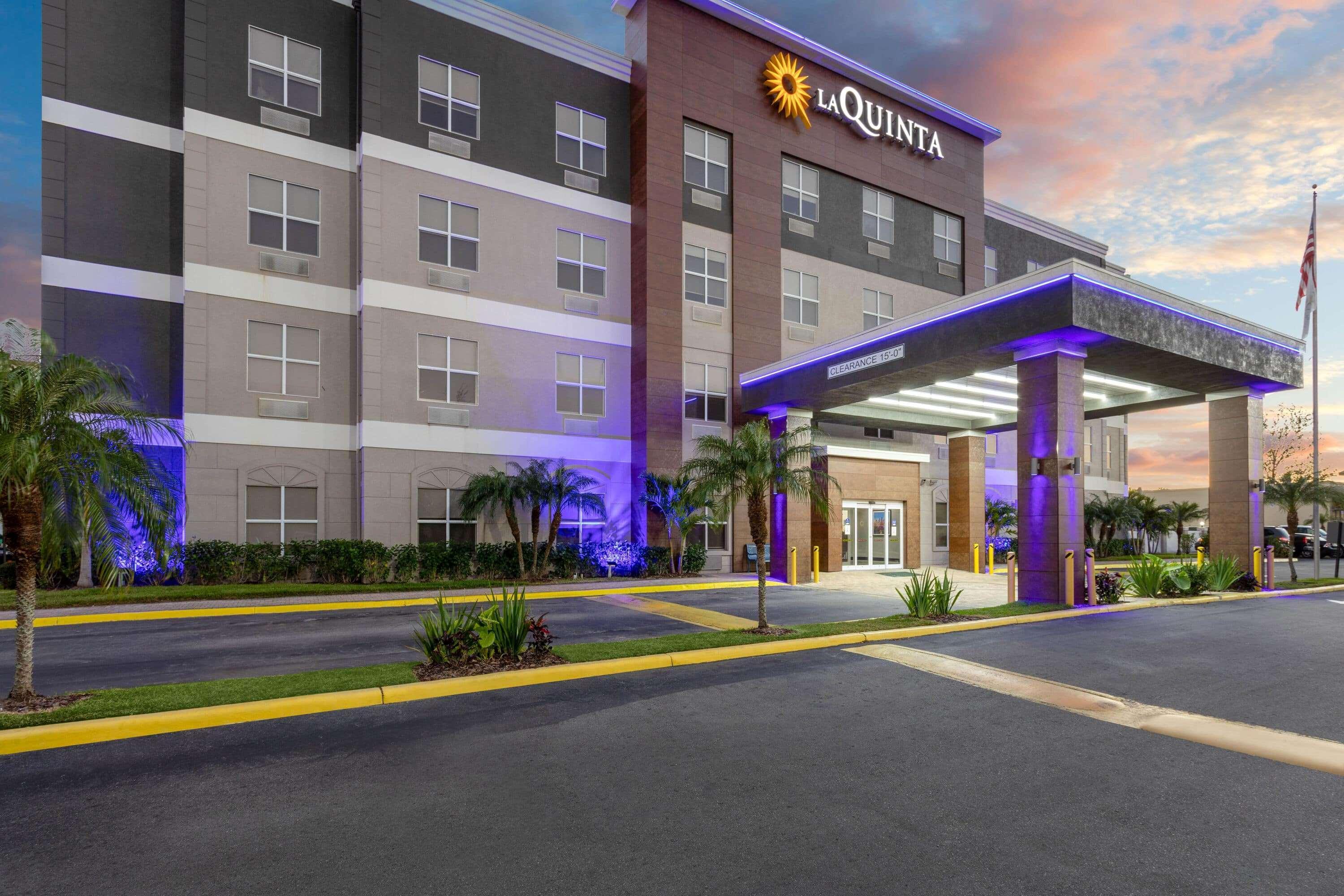La Quinta By Wyndham Tampa Central Carrollwood Village Exterior foto